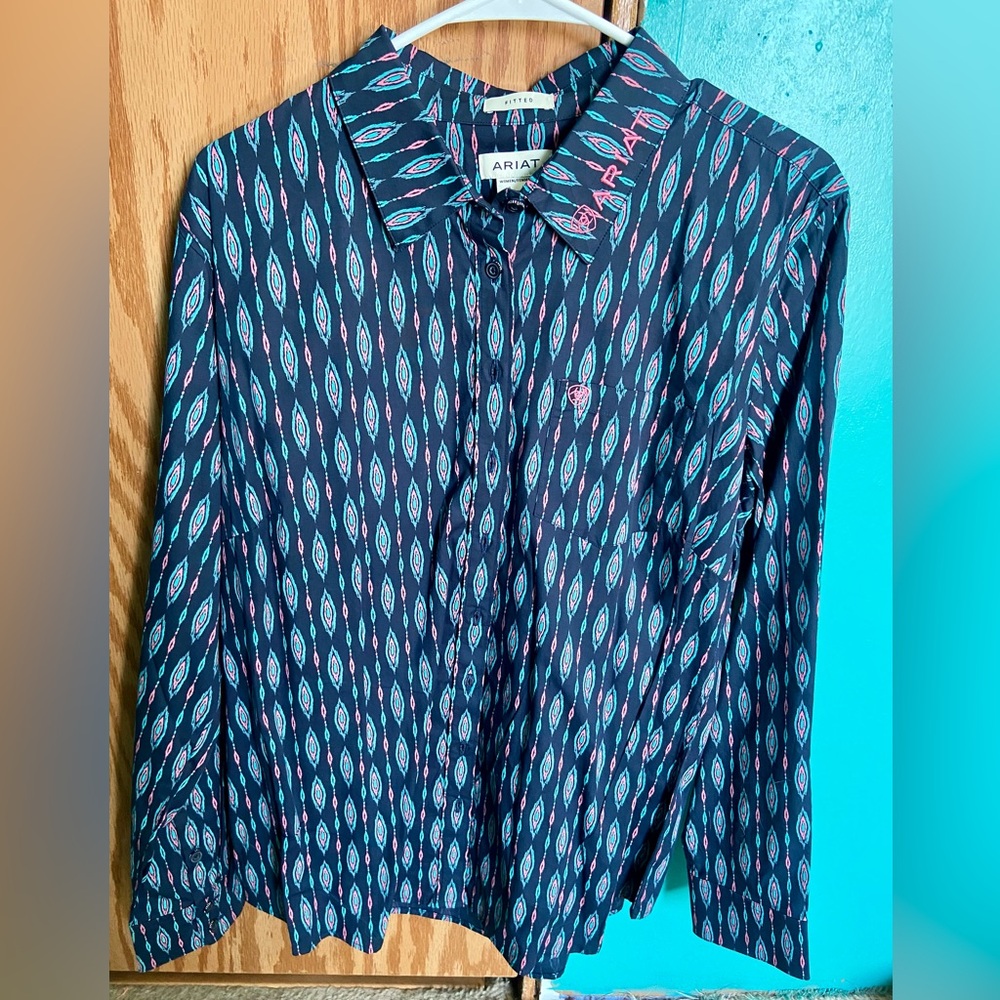Woman’s Ariat XL western shirt